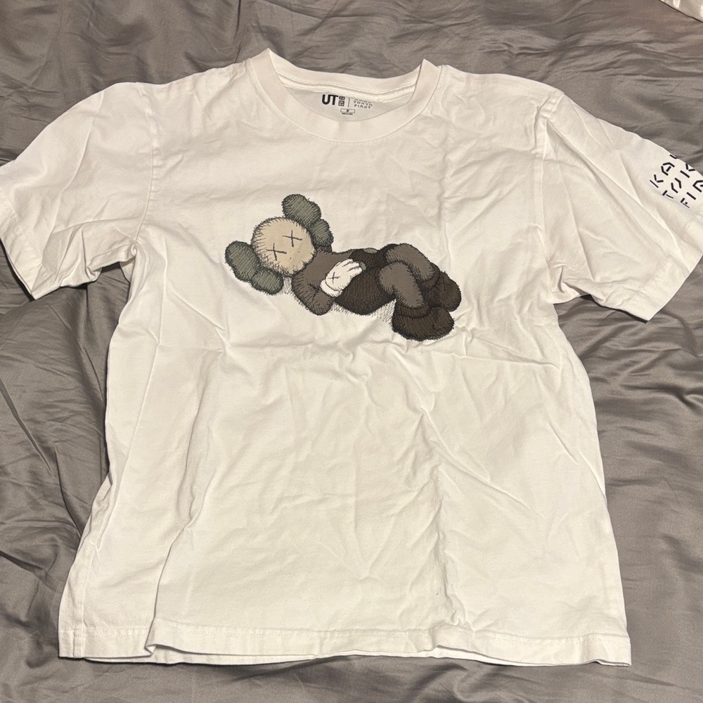 Uniqlo x Kaws shirt
